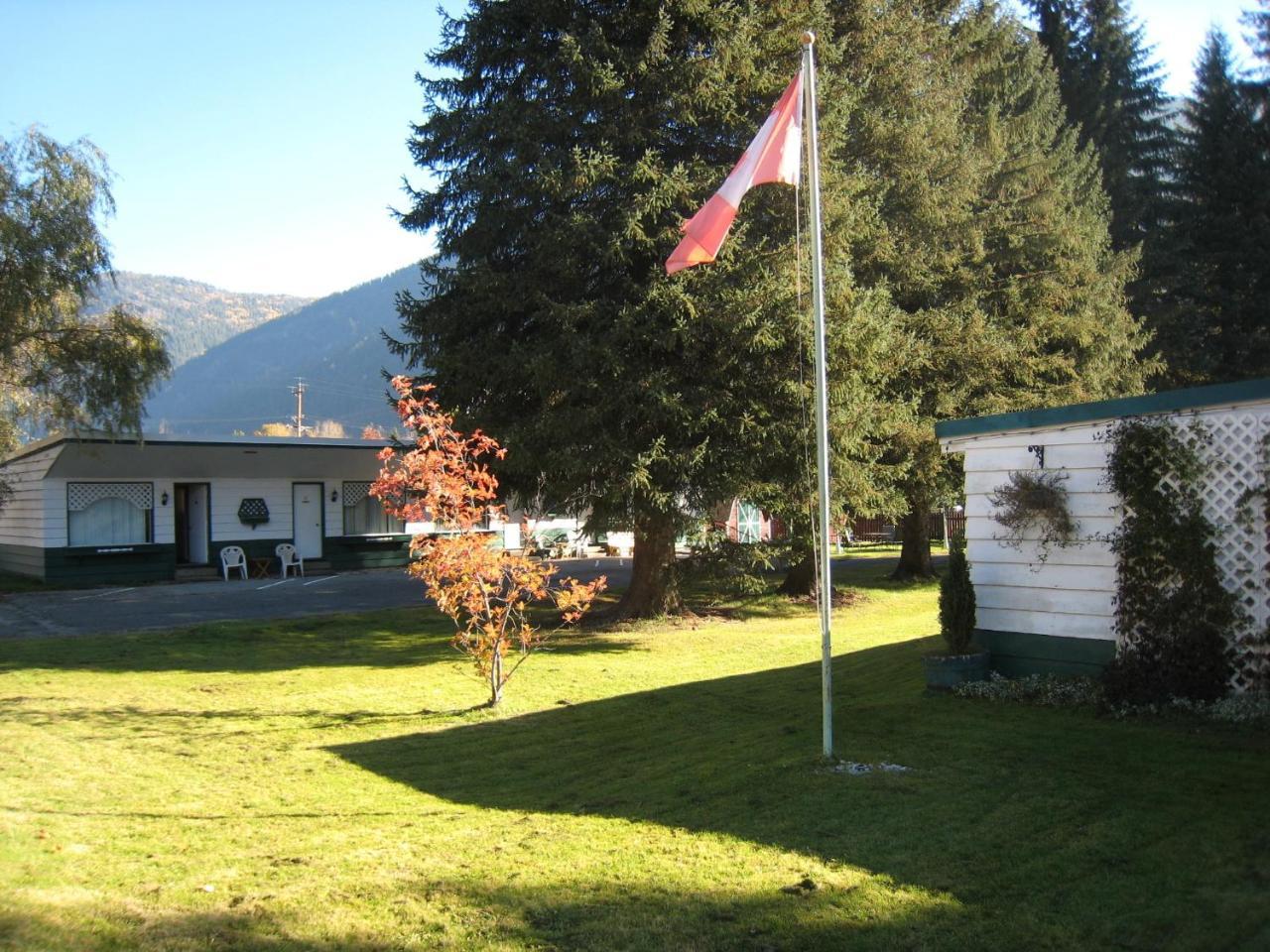 Reno Motel Salmo Екстер'єр фото